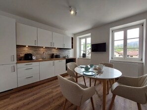 Ferienwohnung 1 mit Balkon und Bergblick-Küche