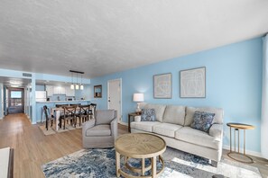 Dining Area-Seating for 6 at the table.