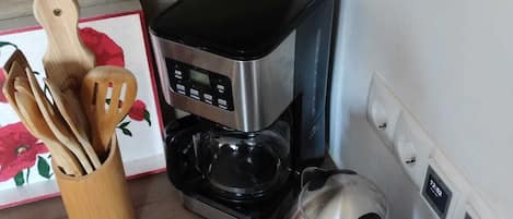Kaffee und/oder Kaffeemaschine