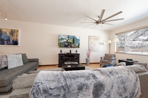Main Living Space - Views of the Hermosa Cliffs