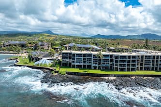 Kuhio Shores 113 - Exquisite Ground Floor Unit Right Next To The Ocean