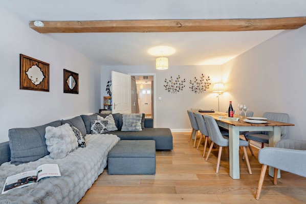 Callow Cottage Sitting Room - StayCotswold