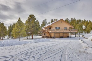 Garage (1 Vehicle) | Driveway (4 Vehicles) | Gravel Driveway (1 RV or Trailer)