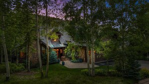 Welcome to Bearberry Lodge!