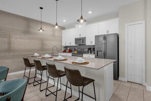 4820LoveStoreyLane(5)