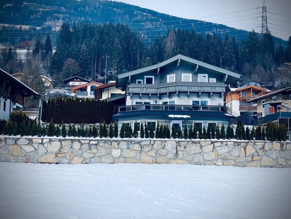 Aussicht vom Ferienhaus [Winter]