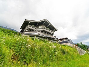 Außenseite Ferienhaus [Sommer]