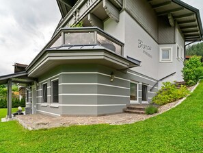 Außenseite Ferienhaus [Sommer]