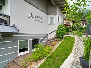 Außenseite Ferienhaus [Sommer]