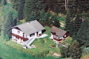 Außenseite Ferienhaus [Sommer]