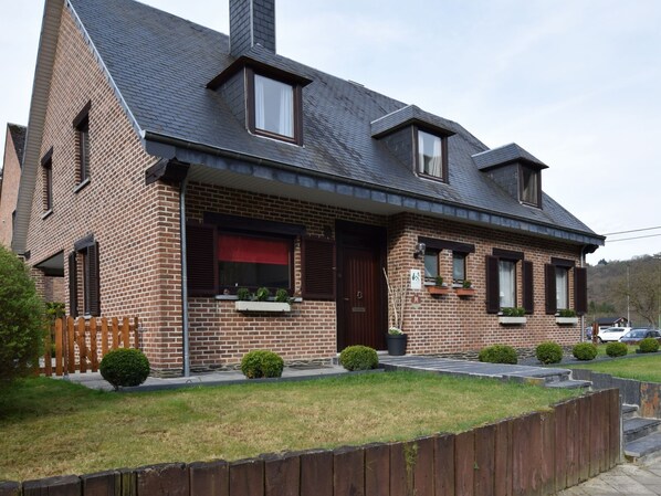 Außenseite Ferienhaus [Sommer]