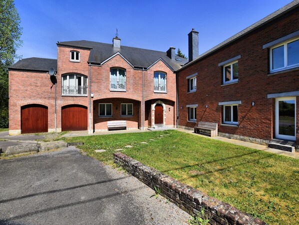 Außenseite Ferienhaus [Sommer]