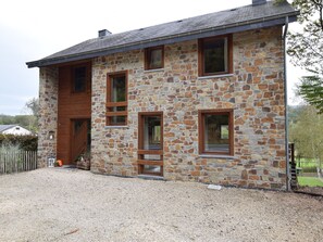 Entrance / Reception