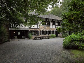 Außenseite Ferienhaus [Sommer]