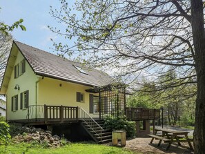 Außenseite Ferienhaus [Sommer]