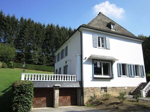 Außenseite Ferienhaus [Sommer]