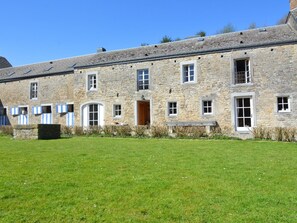 Außenseite Ferienhaus [Sommer]