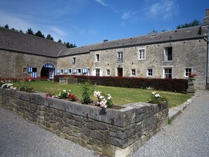 Außenseite Ferienhaus [Sommer]
