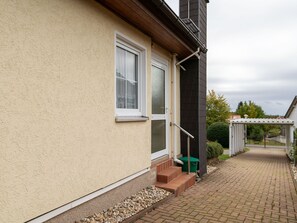 Entrance / Reception