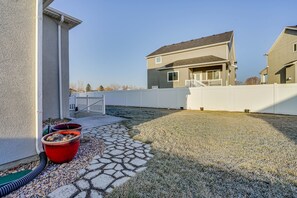 Shared Fenced-In Backyard | Close to Hiking