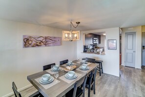 Dining Area | Wine Glasses