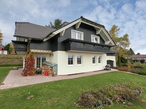 Außenseite Ferienhaus [Sommer]