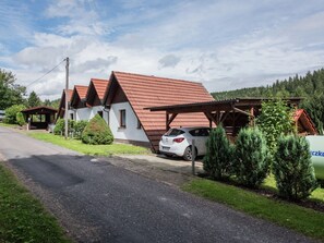 Außenseite Ferienhaus [Sommer]