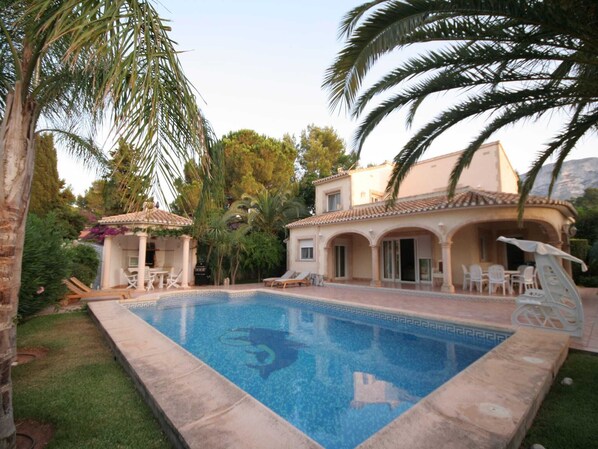 Holiday Home Swimming Pool