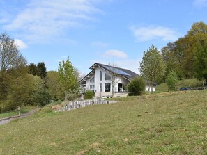 Außenseite Ferienhaus [Sommer]