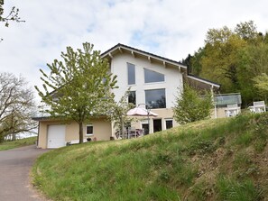 Außenseite Ferienhaus [Sommer]