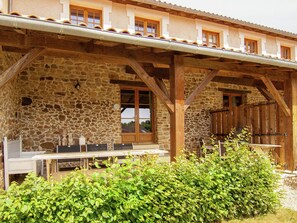Außenseite Ferienhaus [Sommer]