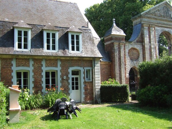 Holiday Home Exterior [summer]