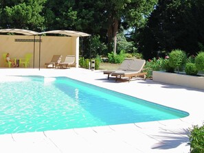 Schwimmbad des Ferienhauses