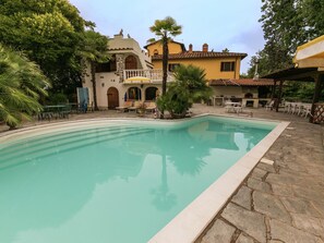 Holiday Home Swimming Pool