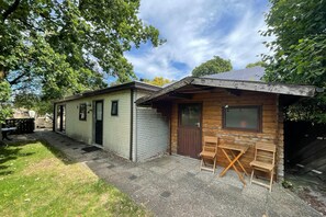 Stugans exteriör [sommar]