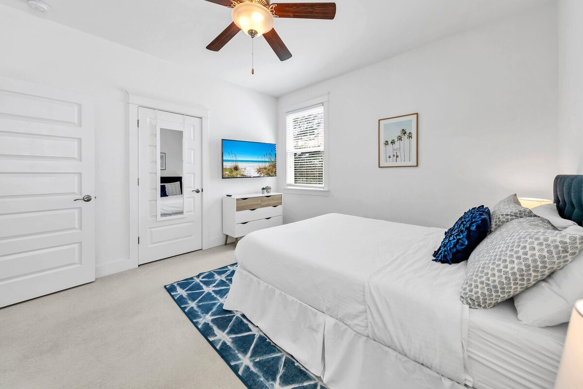 Peace of Blue ~ Home in historic 30A~Neighborhood Pool, grills