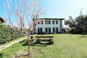 Außenseite Ferienhaus [Sommer]