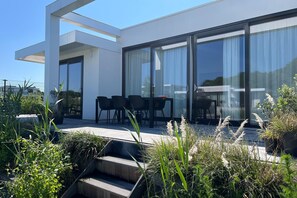 Außenseite Ferienhaus [Sommer]