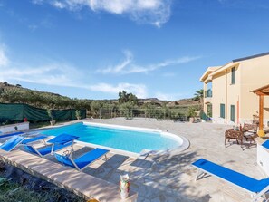 Holiday Home Swimming Pool