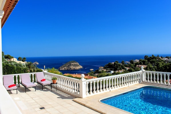 Holiday Home Swimming Pool