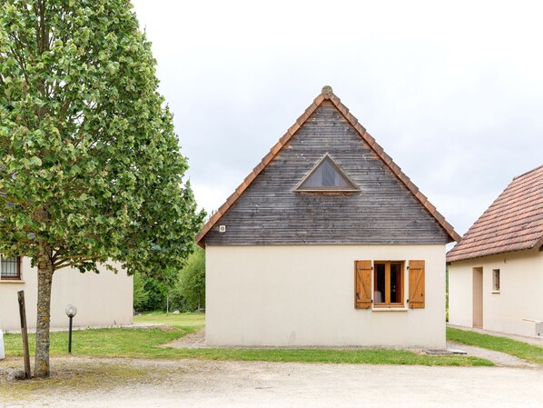 Außenseite Ferienhaus [Sommer]