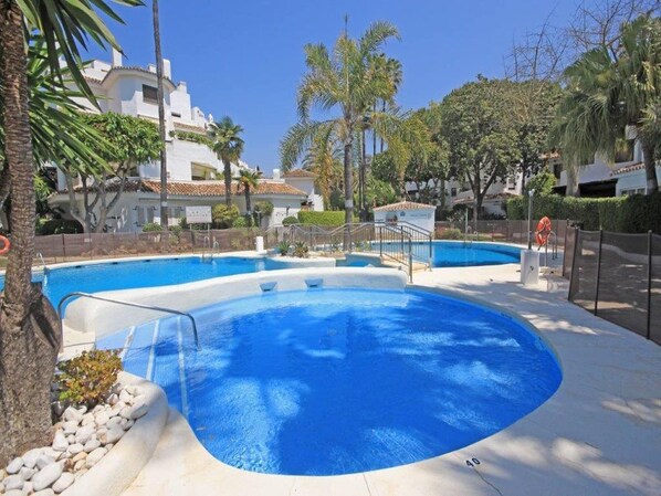 Holiday Home Swimming Pool