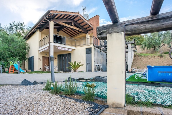 Extérieur maison de vacances [été]