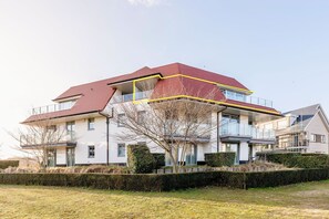 Außenseite Ferienhaus [Sommer]