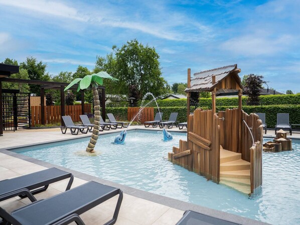 Holiday Home Swimming Pool