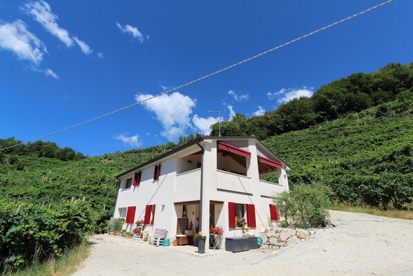 Extérieur maison de vacances [été]