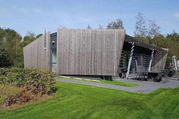 Außenseite Ferienhaus [Sommer]