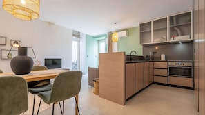 Explore our compact kitchenette, the heart of culinary creativity. #KitchenetteLife #CookingSpace #ConvenientCuisine