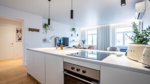 Clean and Inviting Culinary Space. Cook and Create in a Fresh Environment.
#kitchenette