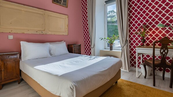 A comfortable area, with a natural light that brights up the colors of the room #relax #comfort #lisbon #pt #portugal